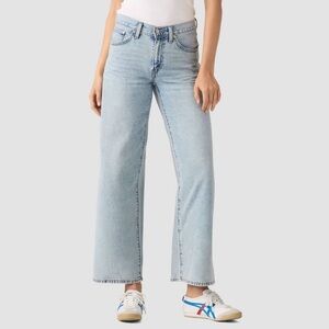 NEW Levi’s women middy Light Blue wide Jeans in size 24 -32in